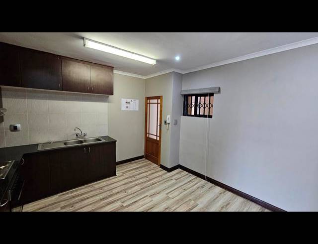 1 BEDROOM PROPERTY TO RENT IN DIE BULT